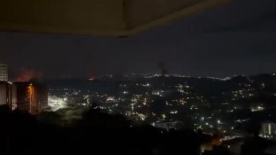 Venezuela’nın Başkenti Caracas’ta Gece Yarısı Peş Peşe Patlama Sesleri Duyuldu.