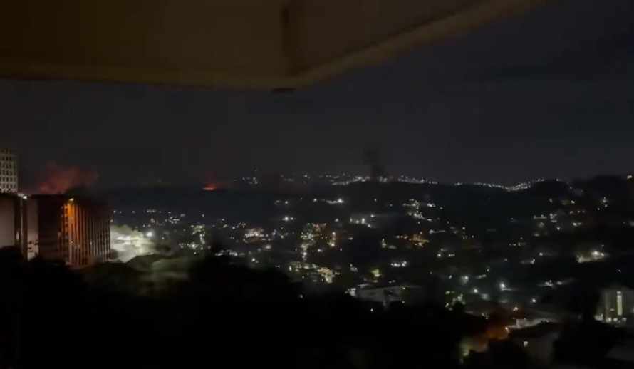 Venezuela’nın Başkenti Caracas’ta Gece Yarısı Peş Peşe Patlama Sesleri Duyuldu.