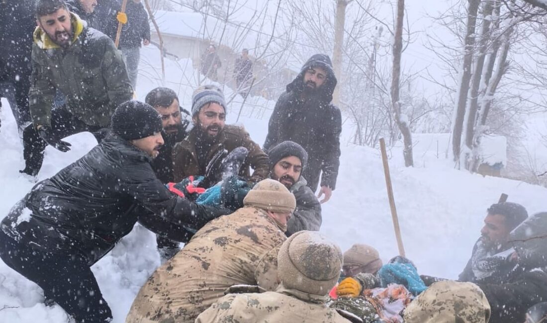Çığ Altından 2 Saat Sonra Sağ Çıkarılan Gülnaz Bitik, Hastanede