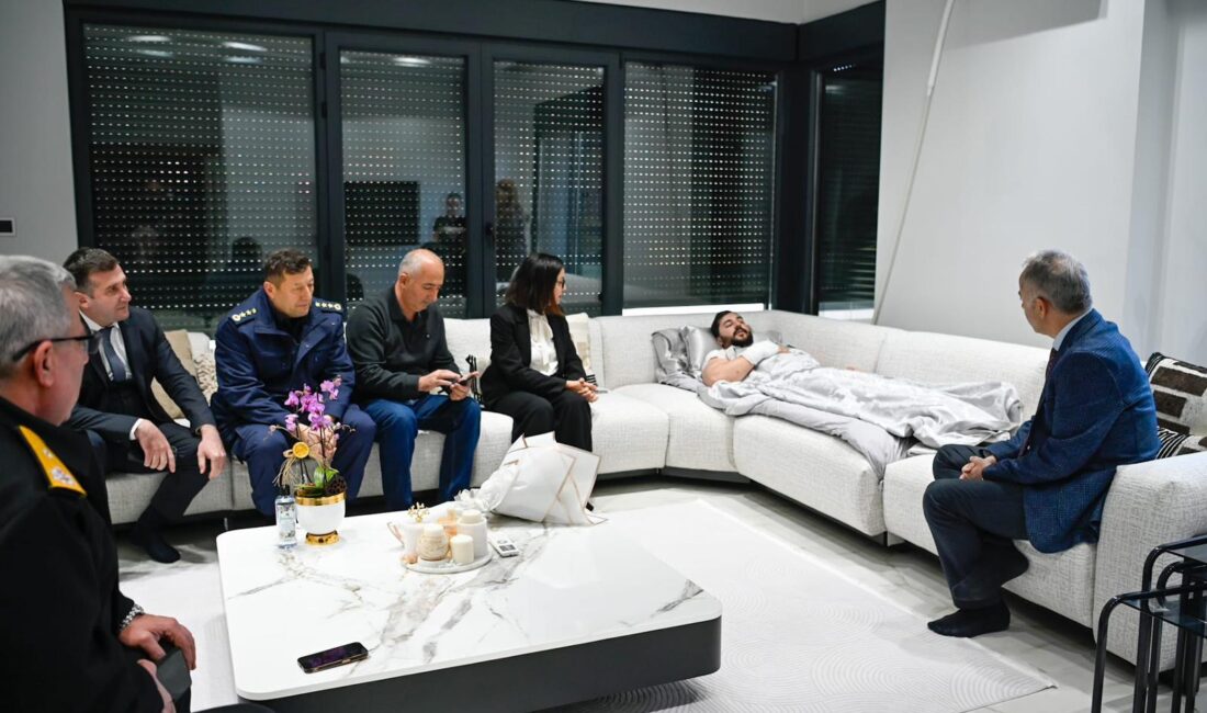 Yalova Valisi Dr. Hülya Kaya, Garnizon Komutanı Tuğamiral Mehmet Tahir