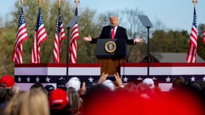 Donald Trump, sosyal medya hesabı üzerinden yaptığı açıklamada hem İran’daki