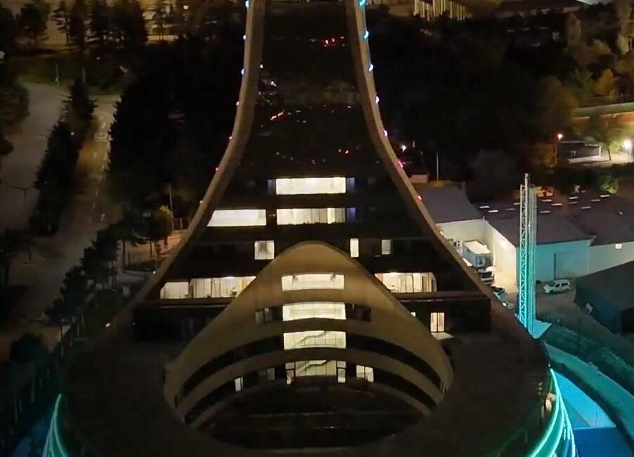 Devlet Hava Meydanları İşletmesi (DHMİ) Genel Müdürü Enes Çakmak, sosyal