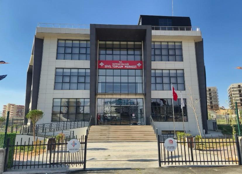 Batman’da Faaliyete Geçen Sivil Toplum Merkezi, Türkiye İçin Öncü Bir