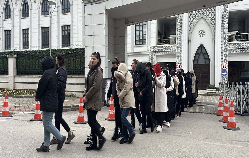 Kocaeli merkezli 28 ilde gerçekleştirilen yasa dışı bahis ve kumar