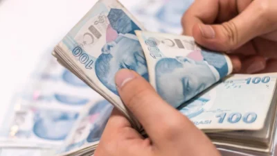 Aile ve Sosyal Hizmetler Bakanı Mahinur Özdemir Göktaş, evlerinde bakılan