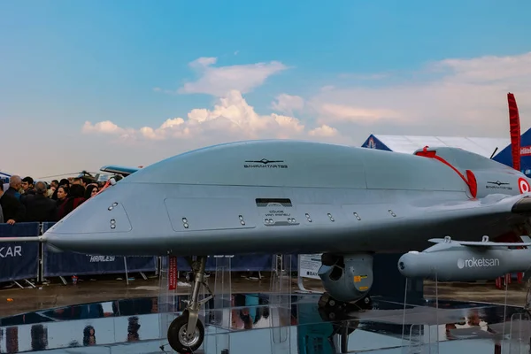 Savunma Sanayii İhracatı 10 Milyar Doları Aştı Türkiye Savunma Sanayii İhracatında Küresel Rekabet Gücünü Artırıyor Ticaret Bakanı