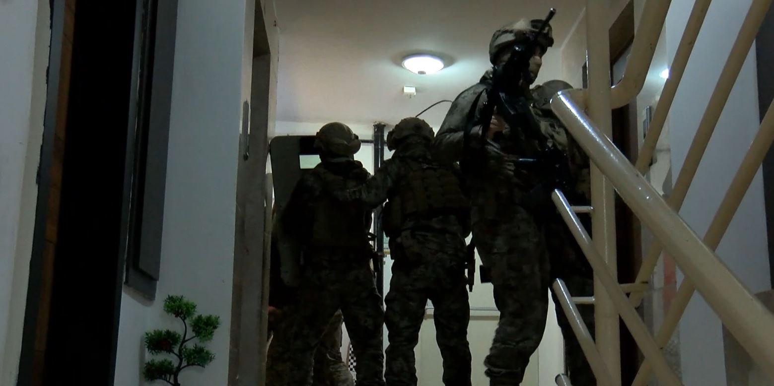 Ankara merkezli 5 ilde düzenlenen eş zamanlı operasyonda, nitelikli hırsızlık