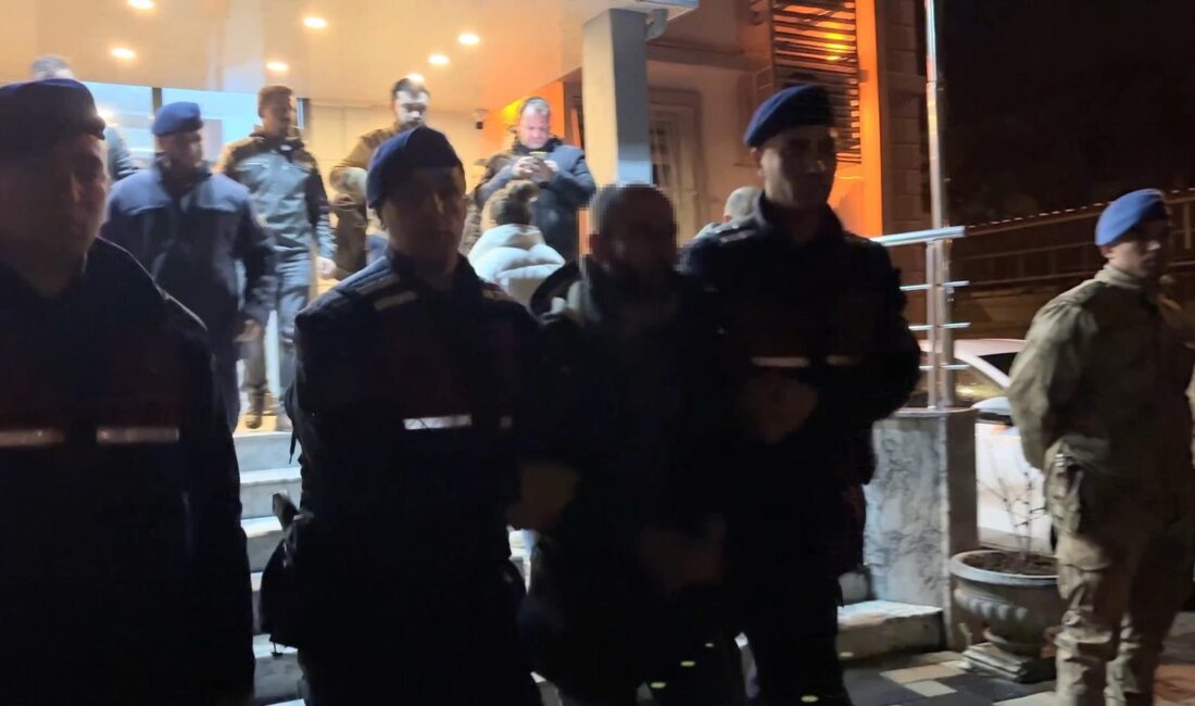 Aydın merkezli yürütülen operasyonda, yüksek faizle borçlandırdıkları vatandaşları baskı ve