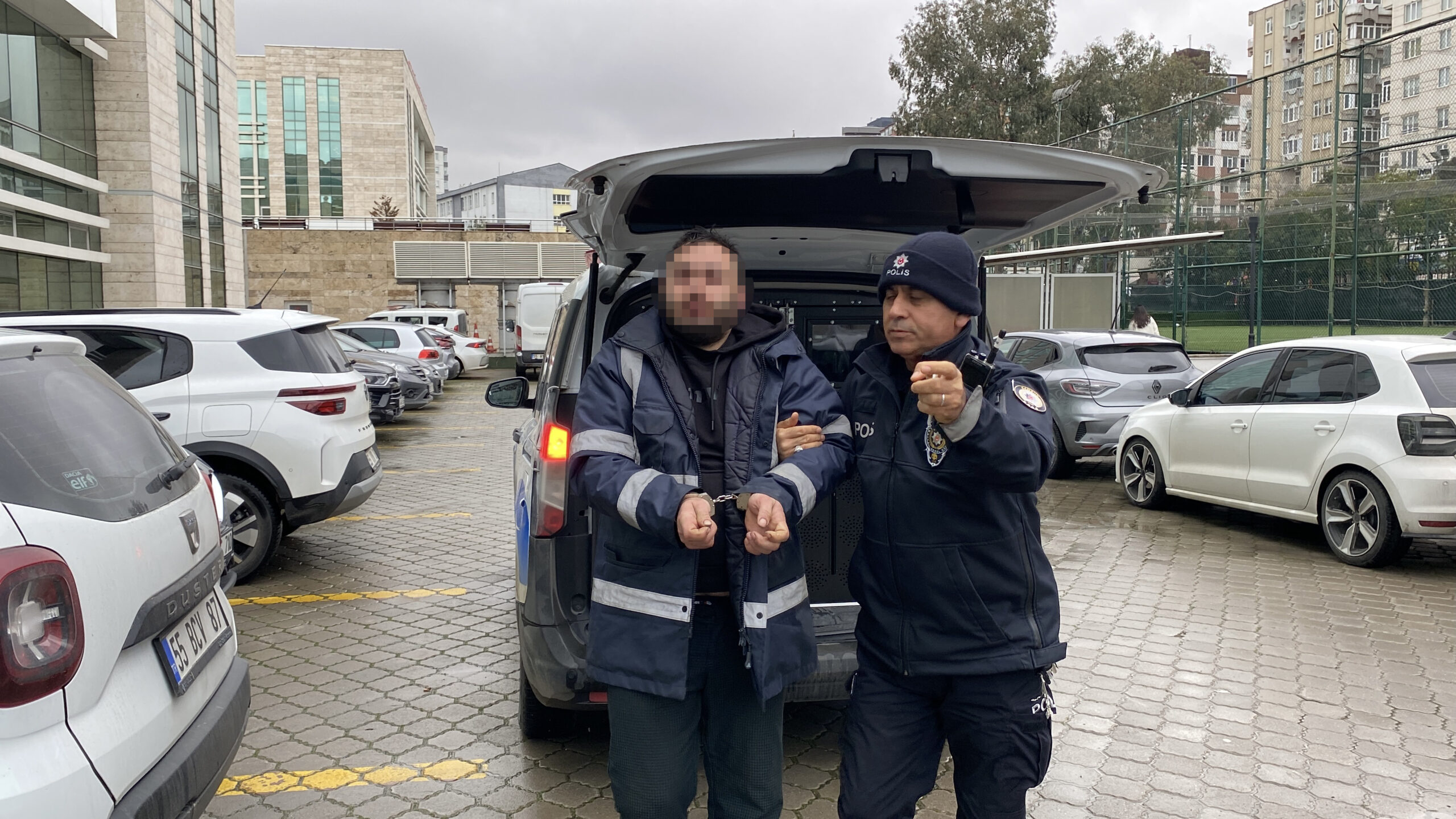 Samsun’un Tekkeköy ilçesinde aynı gün içerisinde aynı sokak üzerinde bulunan