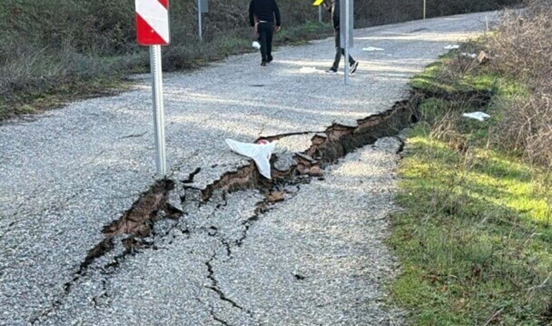 BALIKESİR‘in Savaştepe ilçesinde etkili olan şiddetli sağanak yağışlar, kırsal mahalle