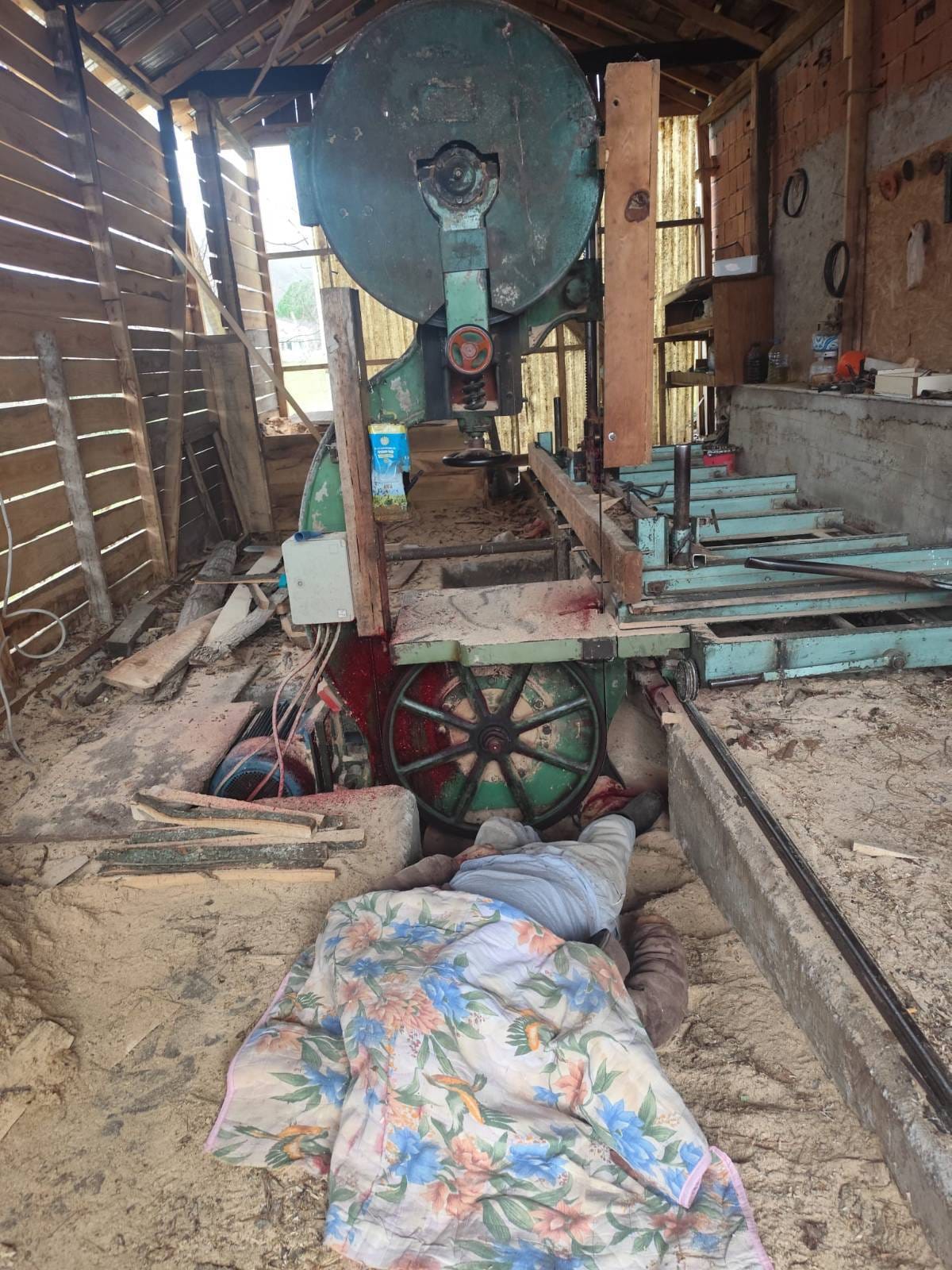 Samsun’un Atakum ilçesinde 71 yaşındaki Osman Kalyoncu, evinin bahçesinde başı