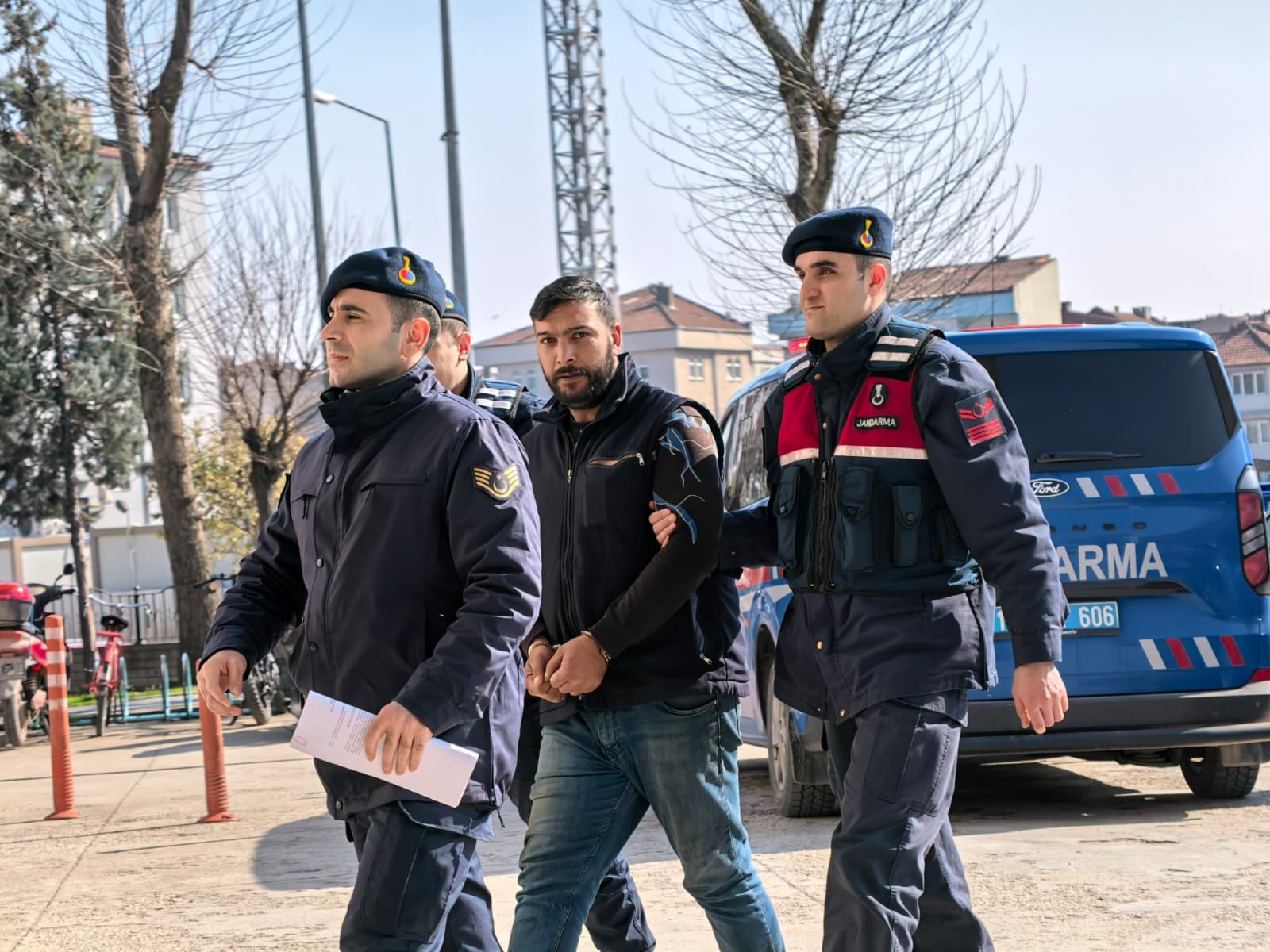 Bursa’nın İnegöl ilçesinde, hakkında 10 ayrı hırsızlık suçundan kesinleşmiş hapis