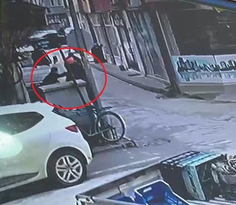 Bursa’nın İnegöl ilçesinde Adem Ünver’in (42), kayınpederi Ahmet Kalkancı’yı (68)