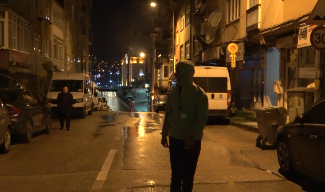 Bursa’nın manevi merkezlerinden Emir Sultan Mahallesi’nde, yaklaşık 70 yıldır sahur