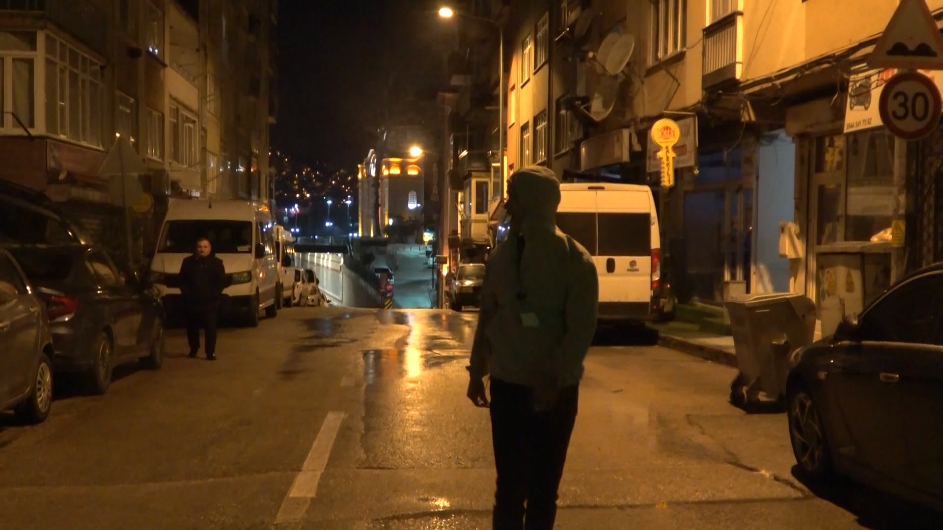 Bursa’nın manevi merkezlerinden Emir Sultan Mahallesi’nde, yaklaşık 70 yıldır sahur