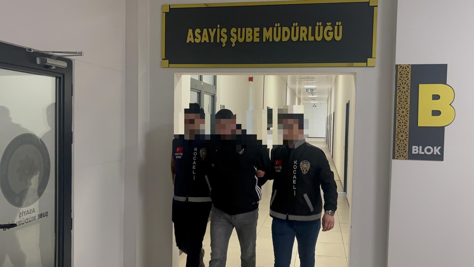 KOCAELİ‘nin İzmit ilçesinde bir çay ocağına düzenlenen ve iki kişinin