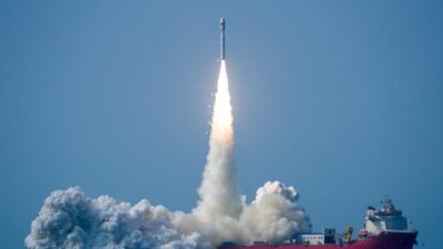 Çin, Pakistan’a ait “PRSC-EO2” adlı yer gözlem uydusunu başarıyla uzaya