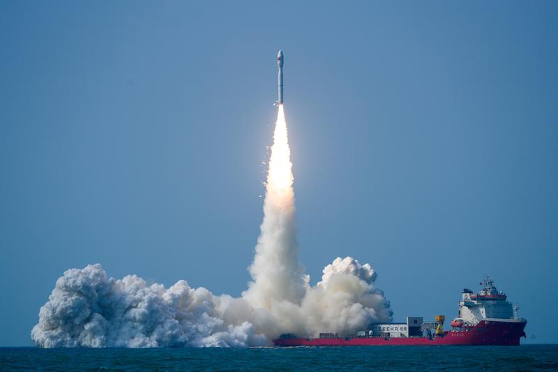 Çin, Pakistan’a ait “PRSC-EO2” adlı yer gözlem uydusunu başarıyla uzaya