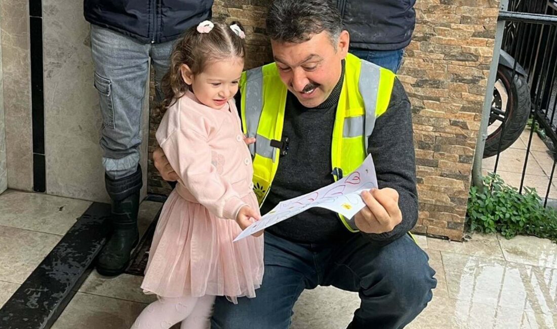 İzmir‘in Karabağlar ilçesinde, belediye bünyesinde çöp kamyonu şoförlüğü yapan Mahmut