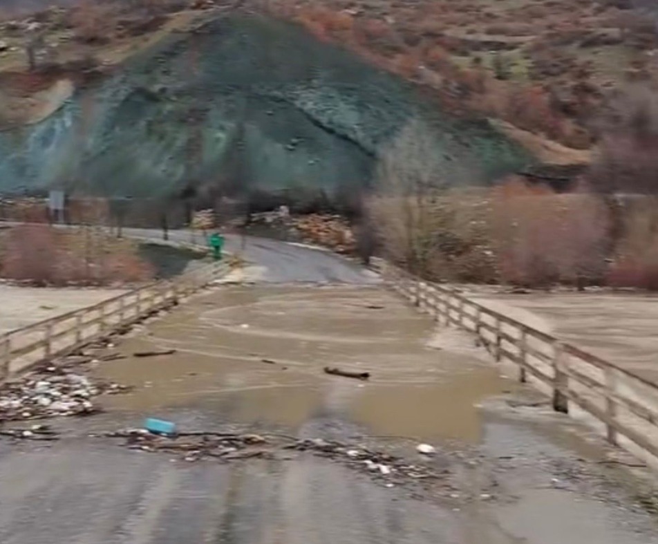 DİYARBAKIR’ın Çınar ve Dicle ilçelerinde sabah saatlerinden itibaren etkili olan