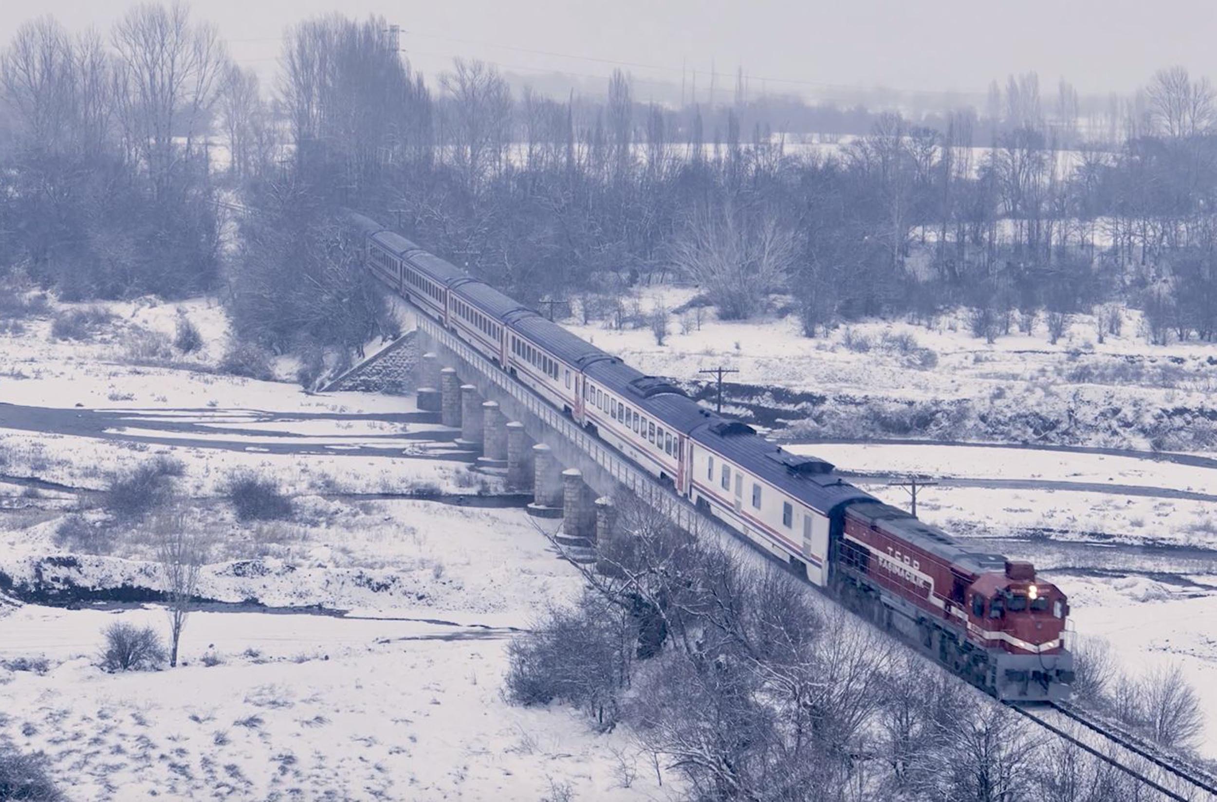Doğu Anadolu’da etkili olan yoğun kar yağışı, Türkiye’nin en ikonik
