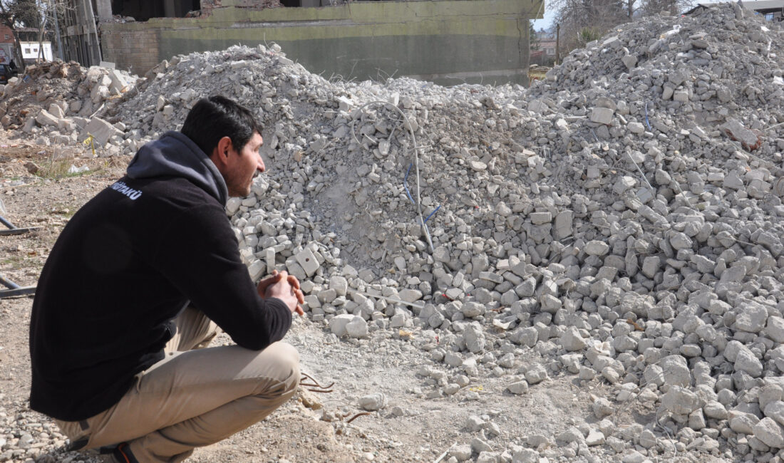 Kahramanmaraş merkezli 6 Şubat depremlerinin yıl dönümünde, İslahiye’de enkaz altından