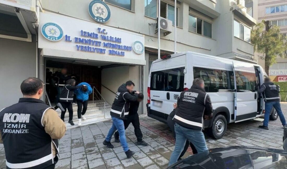 İzmir’in Bornova ilçesinde fabrika işçisi Sinan Ümit’in (23) işe gitmek