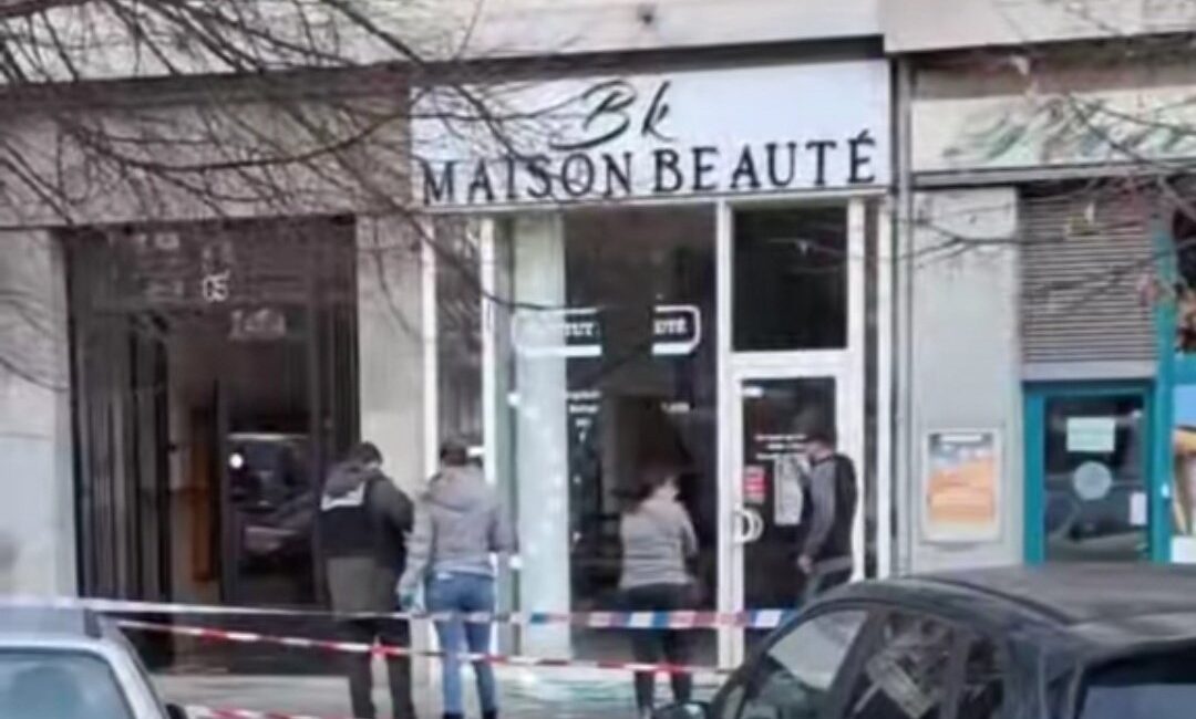 FRANSA’nın güneydoğusunda yer alan Grenoble kentinde, bir güzellik salonuna düzenlenen