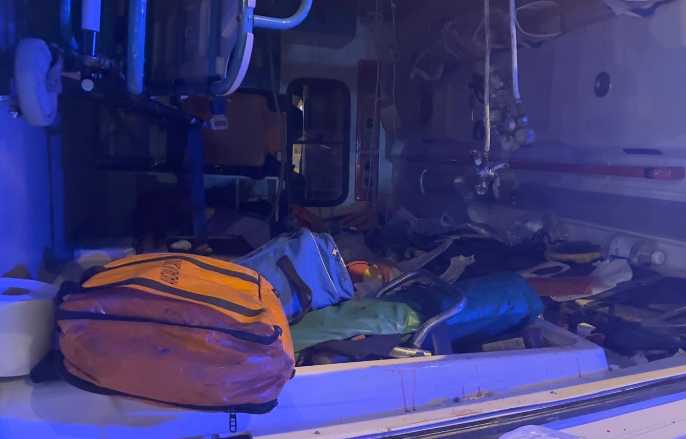 Mersin’in Yenişehir ilçesinde hasta taşıyan bir ambulans ile cipin kafa