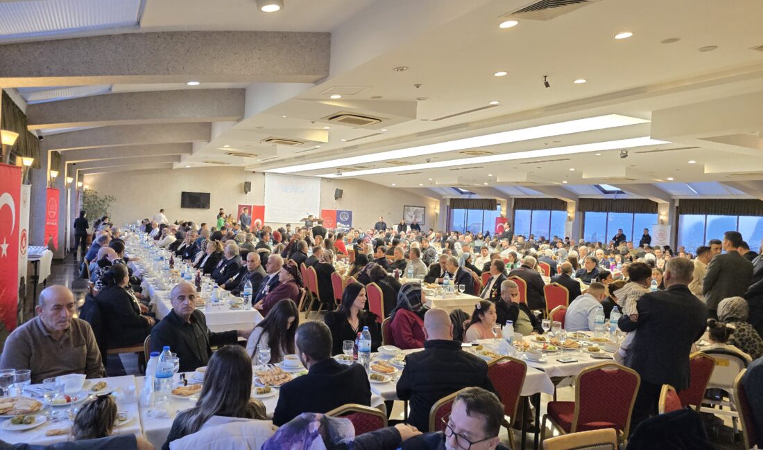 Hatay’da Ramazan ayının ilk iftarı, Vali Mustafa Masatlı’nın ev sahipliğinde,