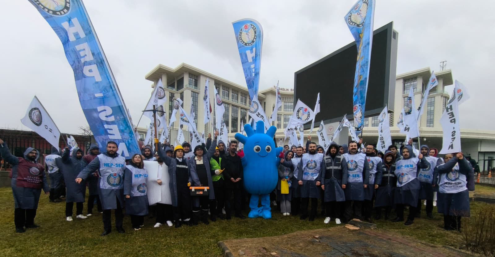 Hemşireler ve Tüm Sağlık Profesyonelleri Sendikası (HEP-SEN) üyeleri ile ataması