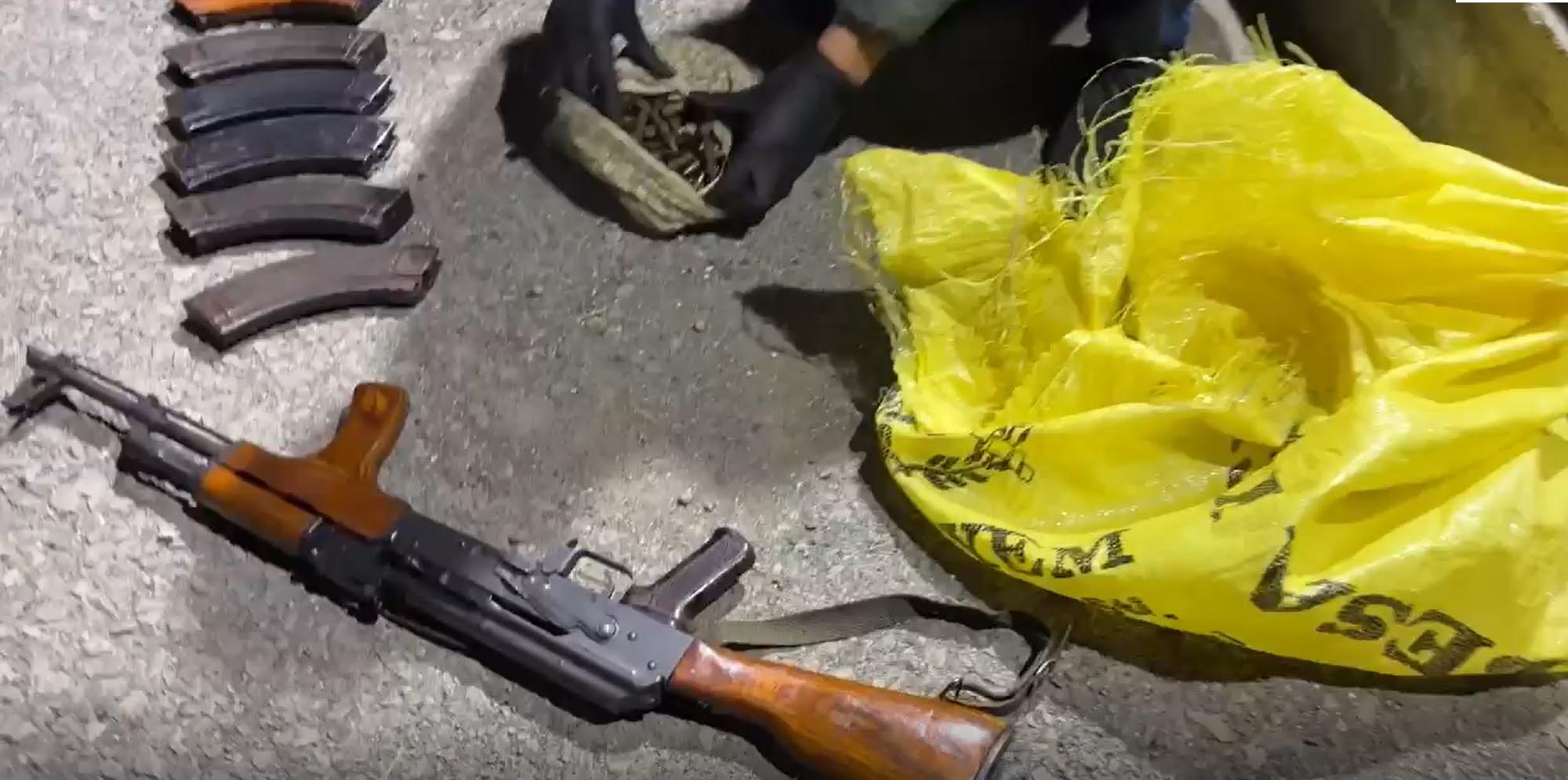 Iğdır’da polisin gerçekleştirdiği dron destekli operasyonda, bir araçta ve ikamette