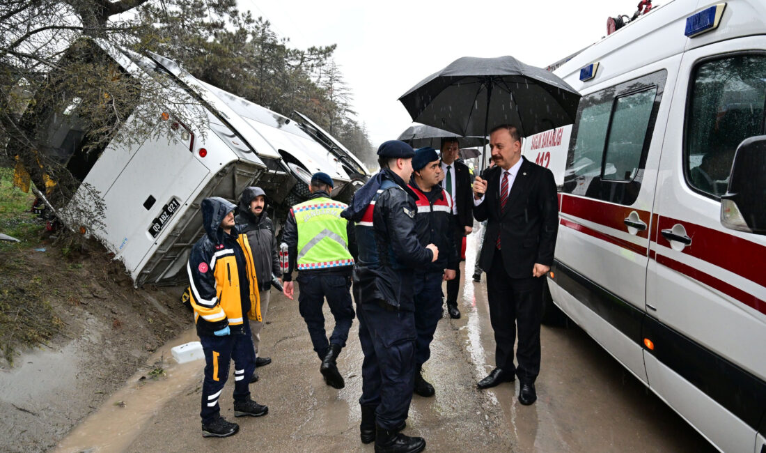 Isparta-Gönen kara yolunda cezaevi ring aracının devrilmesi sonucu meydana gelen