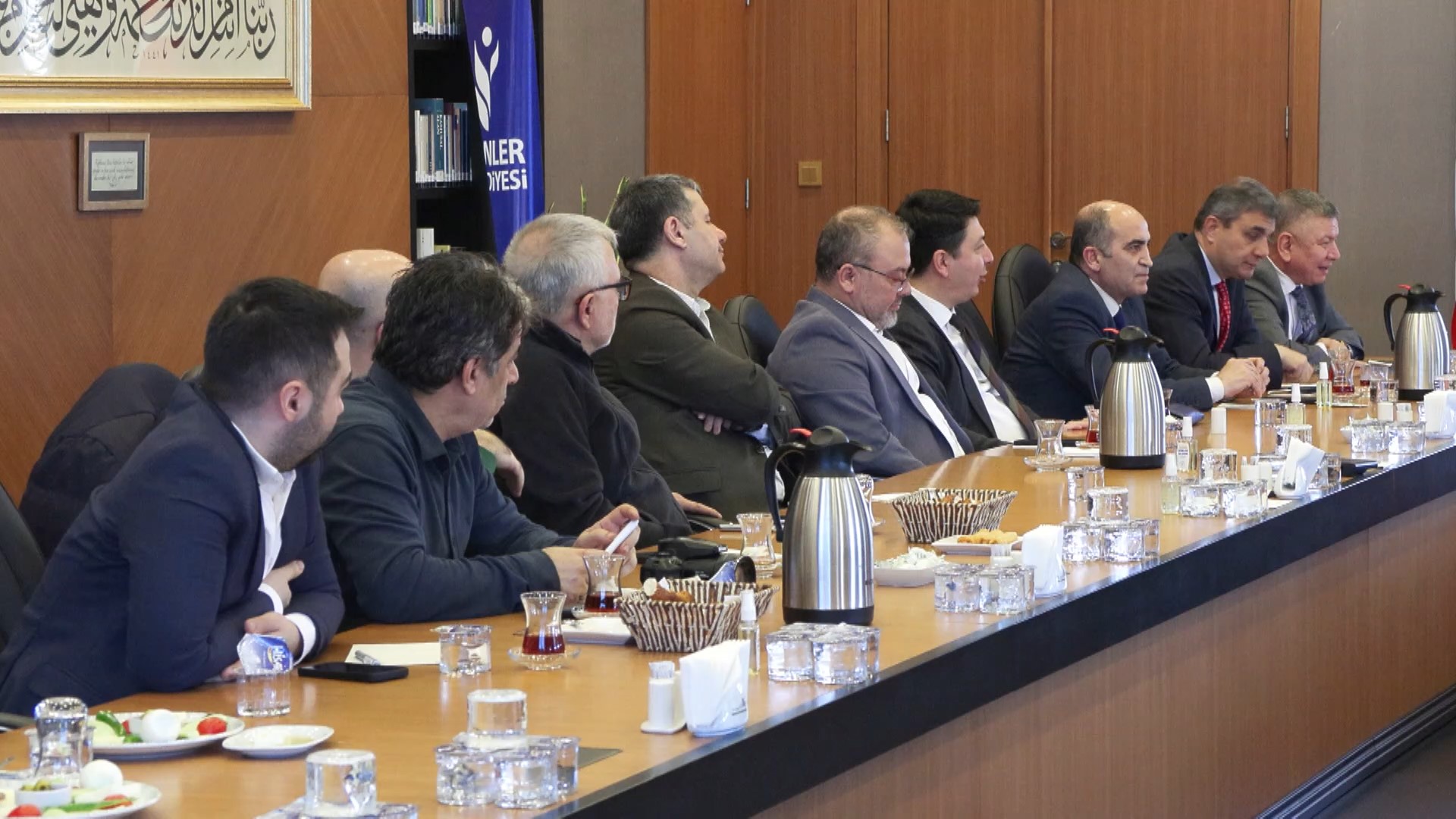 Isparta’da etkili olan kuvvetli rüzgar ve fırtına nedeniyle Halıkent Camisi’nin