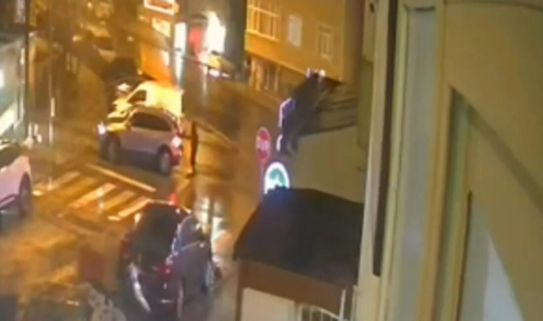 İSTANBUL’un Ataşehir ilçesinde, park halindeki lüks cipi çaldıktan sonra sahte