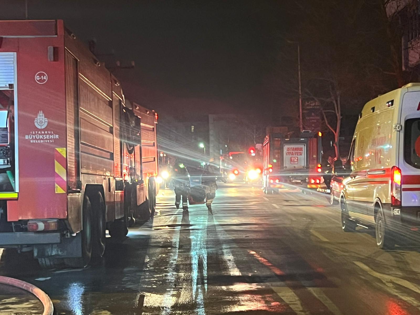 İstanbul Avcılar’da tek katlı bir tekstil deposunda çıkan yangın, çevre