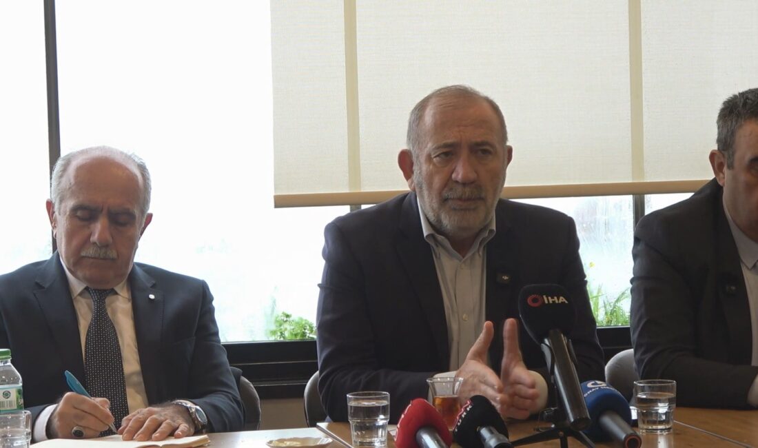 İstanbul’daki ilçe ziyaretlerine devam eden Gürsel Tekin, Şile’de gerçekleştirdiği temasların