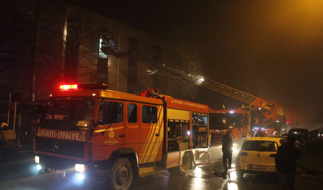 İSTANBUL’un Kağıthane ilçesinde, 4 katlı bir iş hanının alt katında