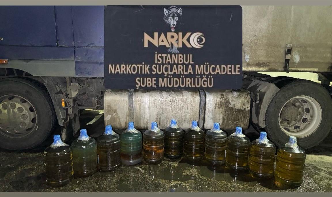 Sarıyer’de narkotik ekiplerince bir TIR’a düzenlenen operasyonda, yakıt tankına gizlenmiş