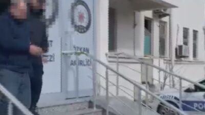 İSTANBUL‘un Sultangazi ilçesinde, öğle namazını bekleyen 75 yaşındaki Abdülselam Dündar,