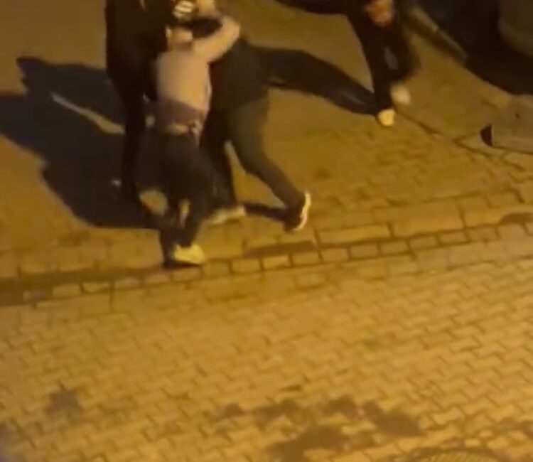 İstanbul Sultangazi’de geçtiğimiz Cumartesi günü iki ayrı mahallede çıkan kavgalar