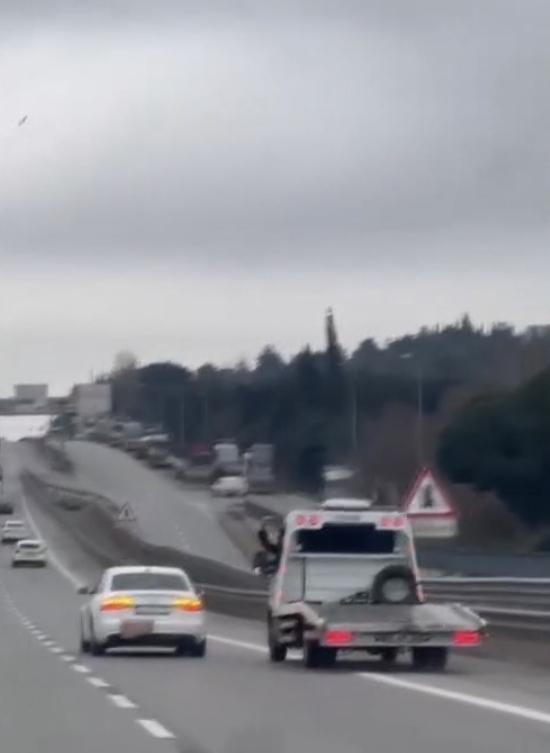 İstanbul Tuzla’da trafikte tartıştığı otomobil sürücüsünü aracıyla sıkıştırıp çarparak durduran