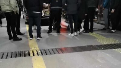 İzmir’in Kemalpaşa ilçesinde, alkollü olduğu iddia edilen bir kişi devriye