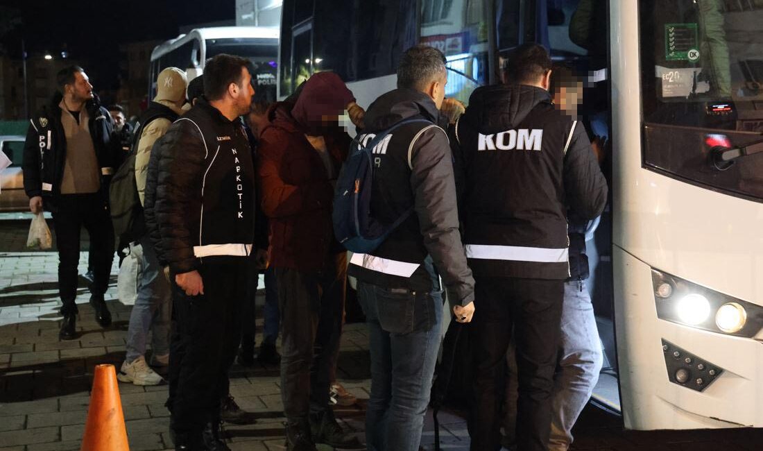 İzmir’de Buca Belediyesi’ne yönelik düzenlenen rüşvet operasyonu kapsamında, aralarında Ruhsat