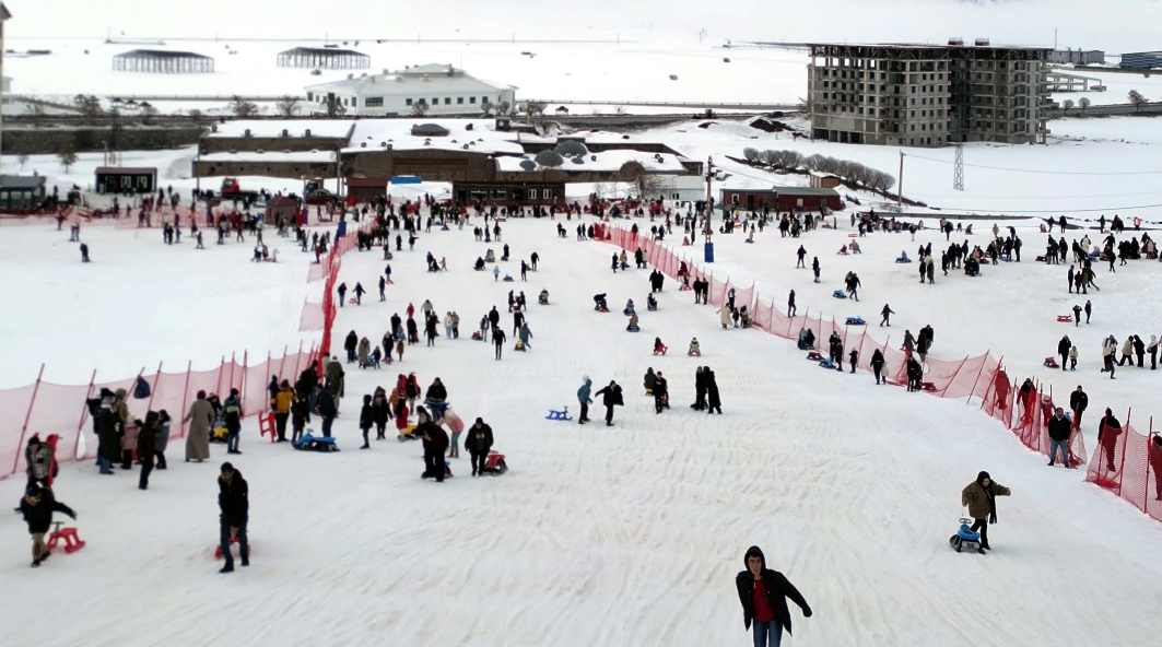 BİTLİS’te bulunan El-Aman Hanı Kayak Merkezi, sadece hafta sonları değil