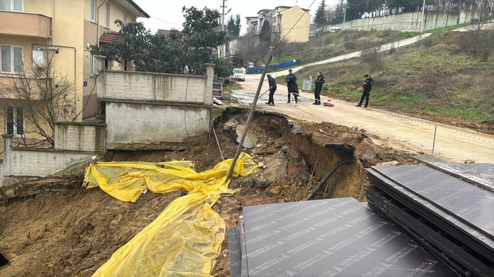 Kocaeli’nin İzmit ilçesinde bir inşaatın temel kazısı sırasında meydana gelen