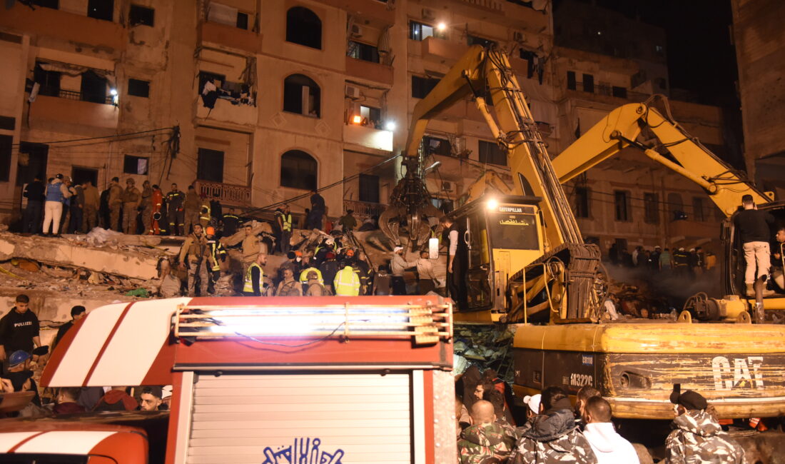 Lübnan’ın kuzeyinde yer alan Trablusşam kentinde birbirine bitişik iki binanın