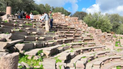 MANİSA – Yunusemre ilçesinde yer alan 2 bin 700 yıllık