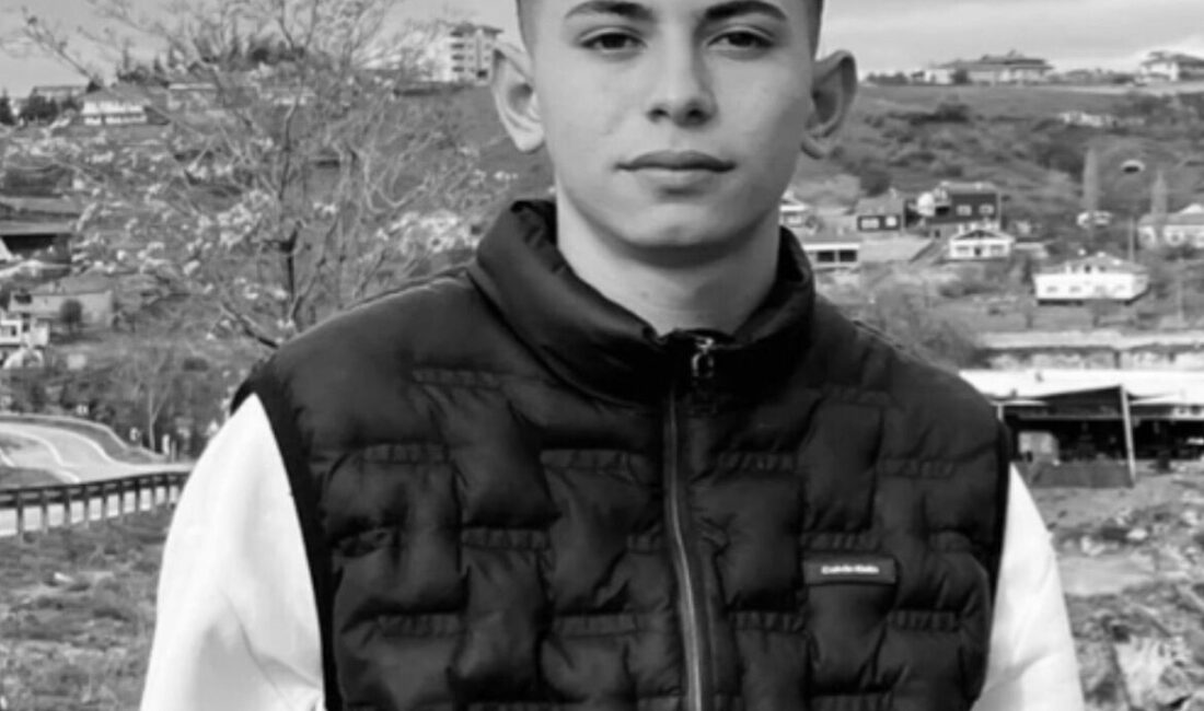 Manisa’nın Salihli ilçesinde meydana gelen motosiklet kazasında, kontrolünü kaybederek yola