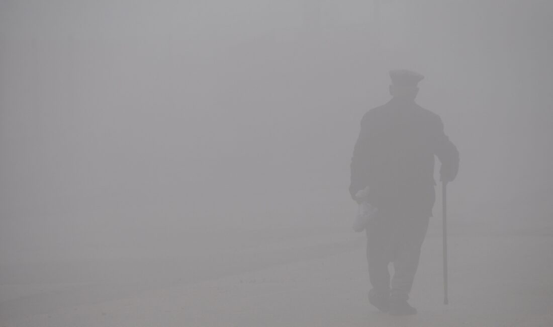  Mardin’de sabah saatlerinden itibaren etkisini gösteren yoğun sis, günlük yaşamı